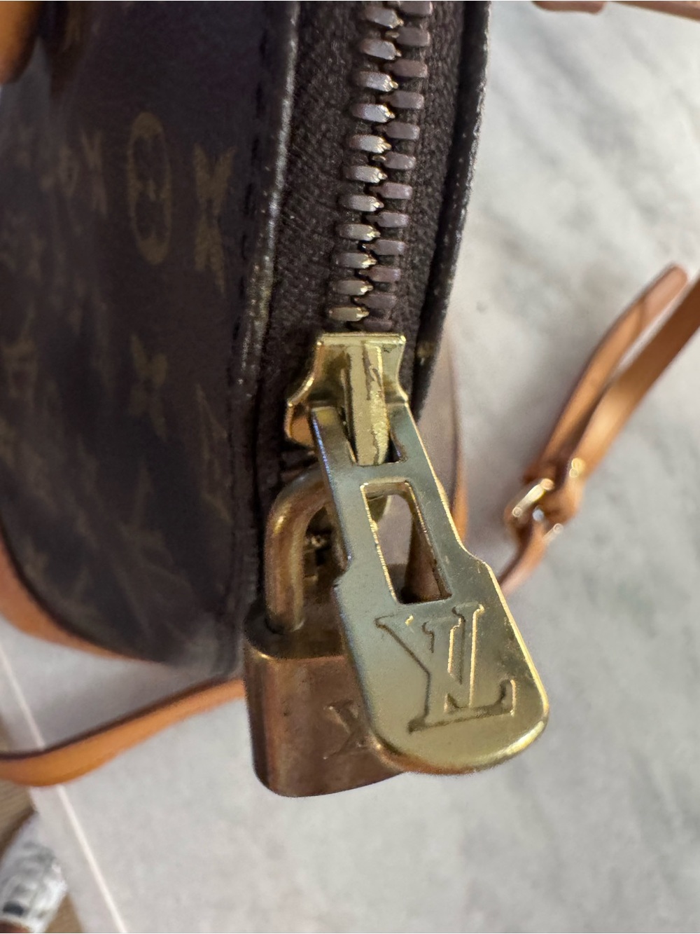 Authentic Louis Vuitton Brown Monogram Canvas Alma PM with Tan Trim - Picture 6 of 15